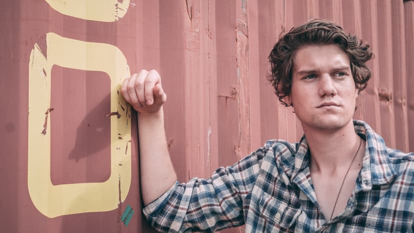 A Visual Feast: Revealing the Top 10 Most Handsome Celebrities