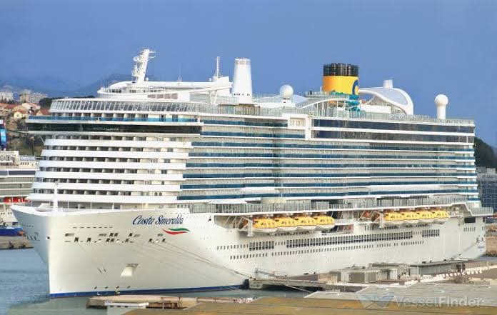 Top 10 Biggest Cruises Ships In The World 2025