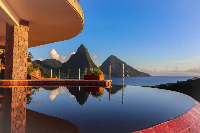 Top 10 Most Beautiful Infinity Pools In The World 2026