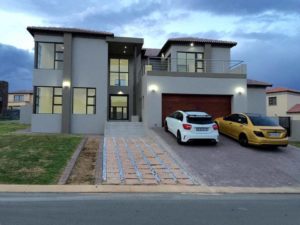 emtee house & cars 2020