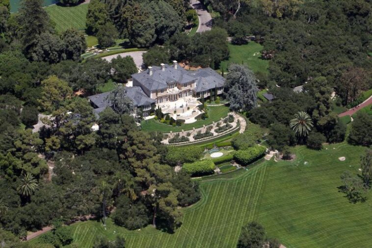 Top 10 Beautiful & Most Expensive Celebrity Homes In The World 2021