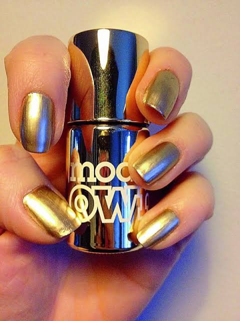 Trendy Gold Chrome Nails For 2021